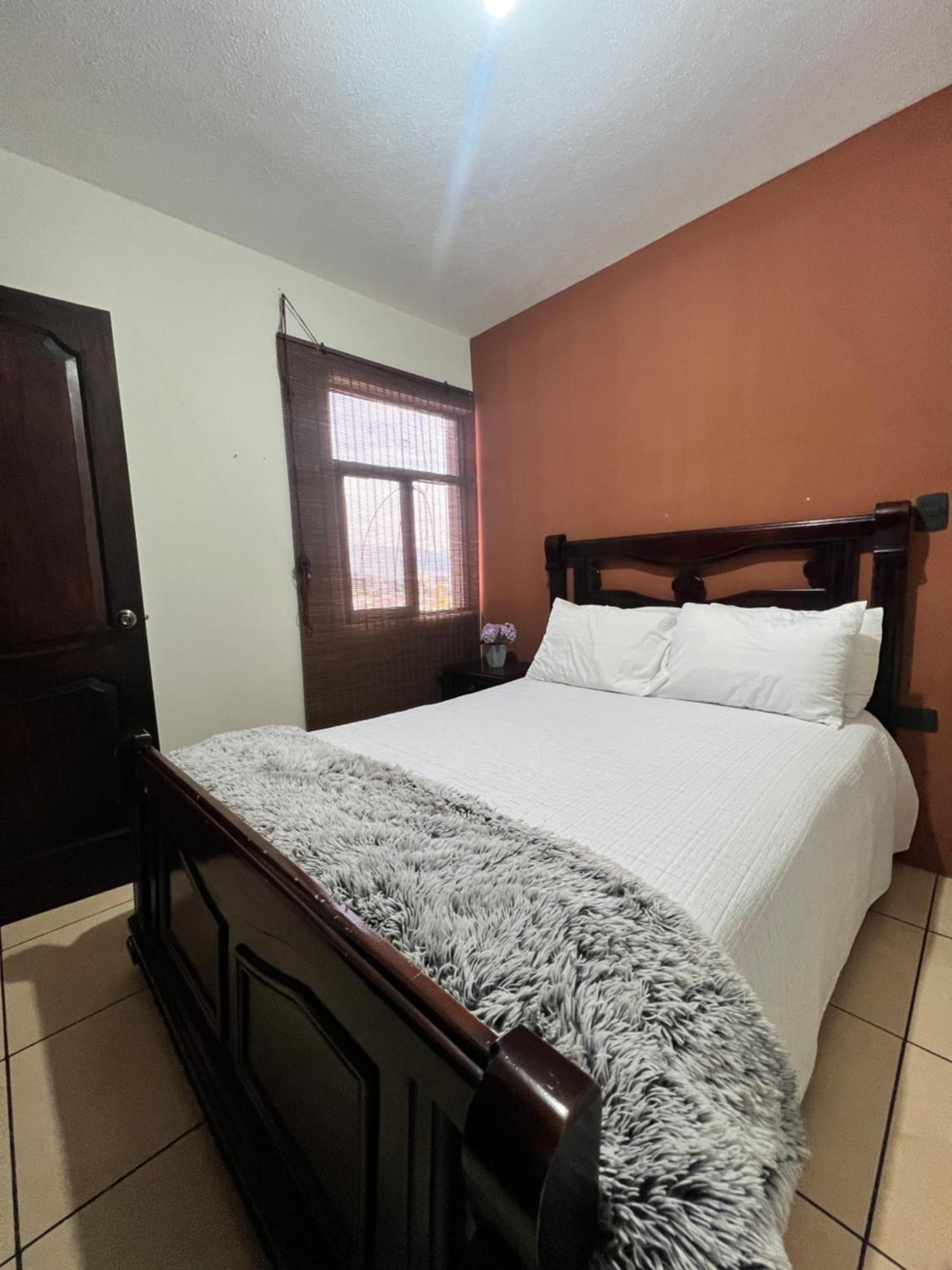 Amplio Apartamento, En Colonia Cerezos, Tercer Nivel Apartment Quetzaltenango ภายนอก รูปภาพ